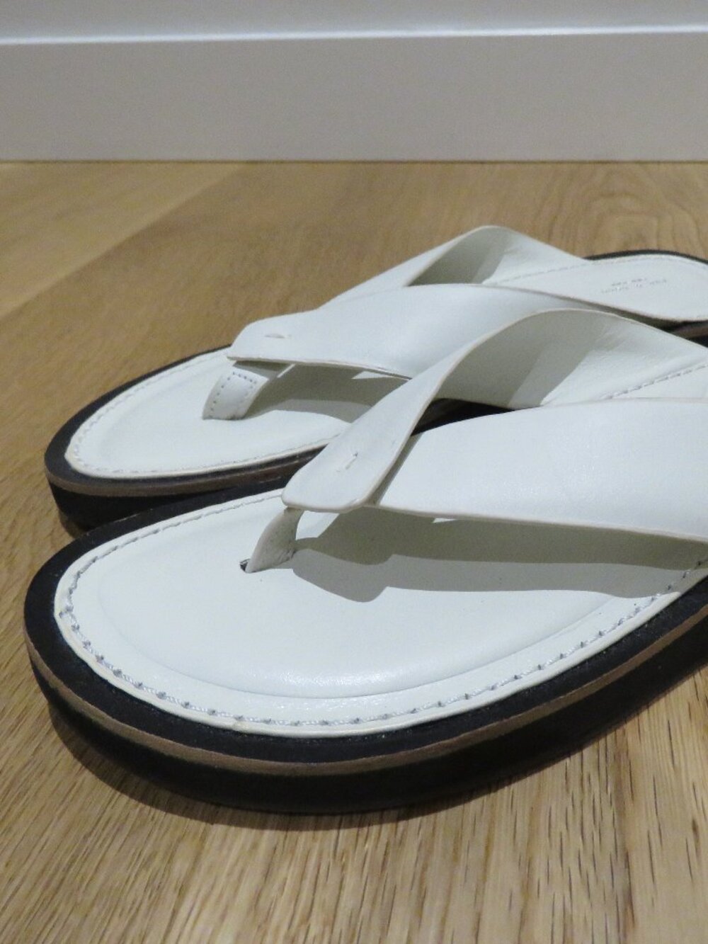 RAG & BONE Parker Thong Sandal Shoe Antique White US 6.5 Minimalist Quiet Luxury - Picture 2 of 13